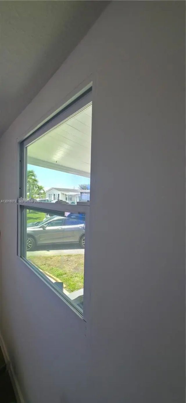 5 of 12 - 1730 Sw 85th Avenue, Davie, FL