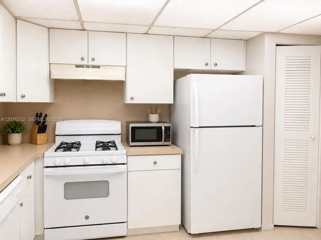 4 of 18 - 17911 Nw 68th Avenue #m201, Hialeah, FL