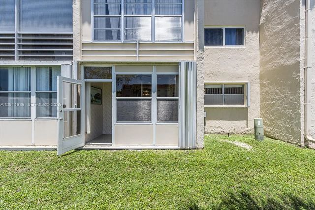 5 of 22 - 2831 E Sunrise Lakes Drive #105, Sunrise, FL