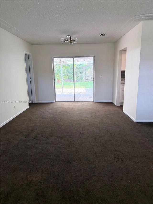 4 of 37 - 4420 Nw 16th Street, Lauderhill, FL