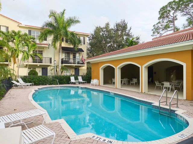 2 of 13 - 405 Schoolhouse Road, Jupiter, FL
