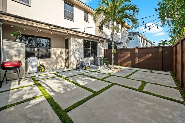 15776 Nw 91st Court, Miami Lakes