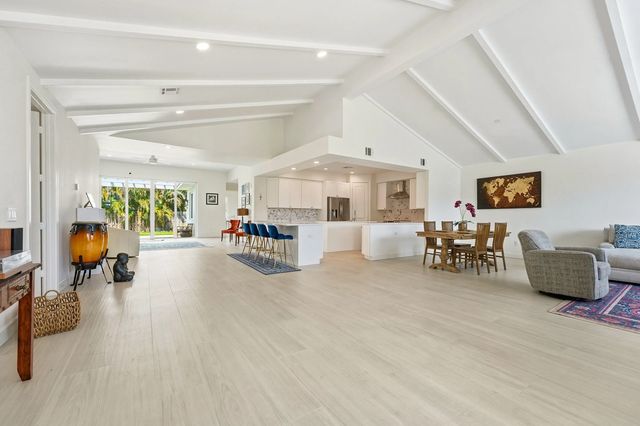 1123 Granada, Hutchinson Island
