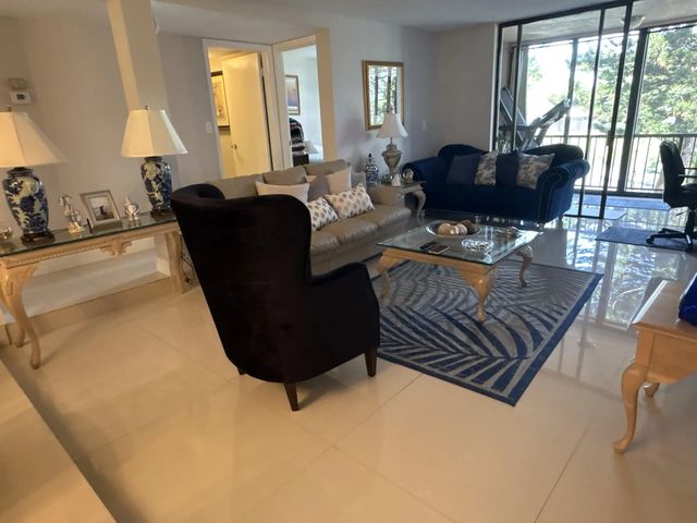 3730 Inverrary Drive #2t, Lauderhill