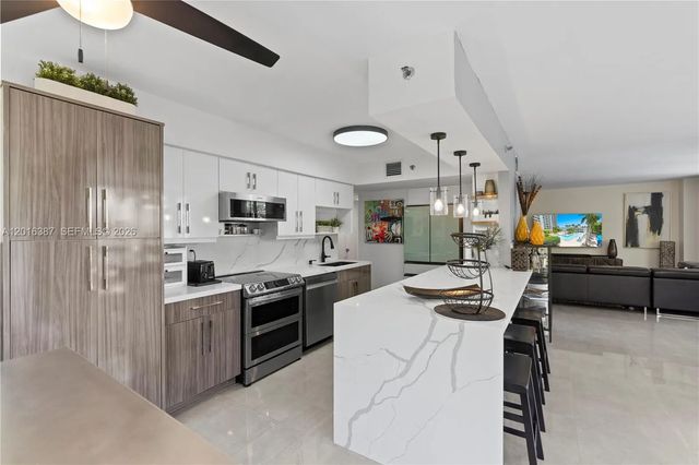 3600 Mystic Pointe Drive #306, Aventura