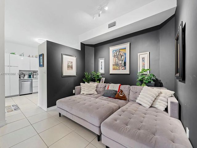 15533 N Miami Lakeway N #101-19, Miami Lakes
