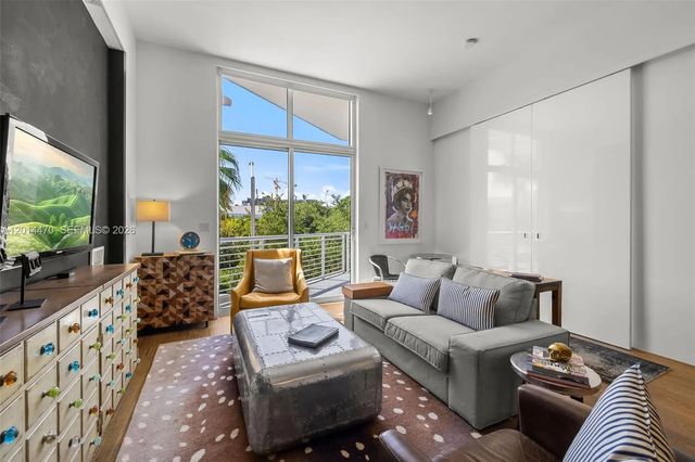 2 of 39 - 2001 Meridian Avenue #404, Miami Beach, FL