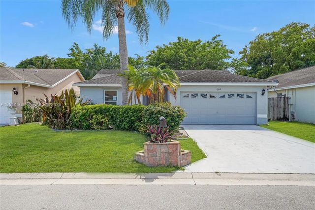 1332 Waterway Cove Drive, Wellington