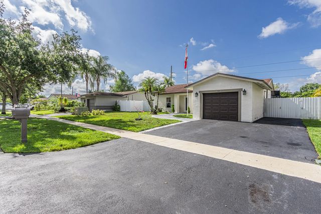 16942 Sw 5th Way, Weston