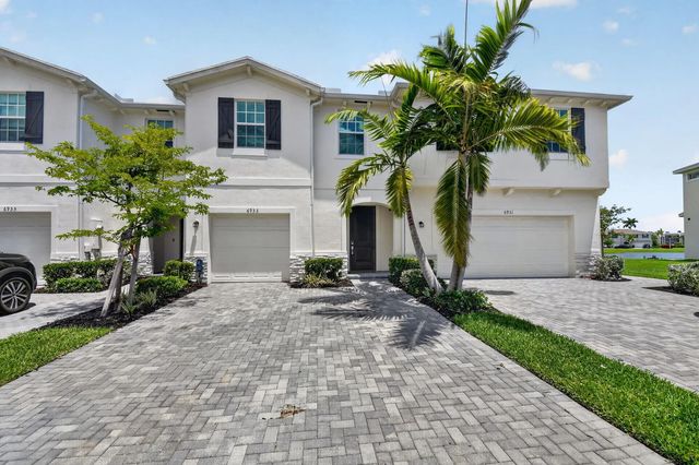 6933 N Harbours Edge Avenue, Lake Worth