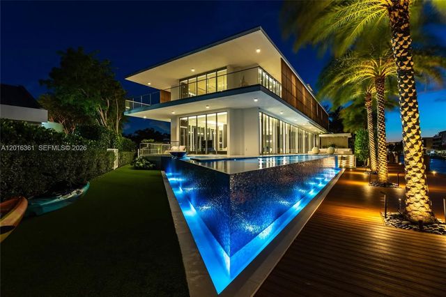 5 of 21 - 13390 Biscayne Bay Drive, North Miami, FL