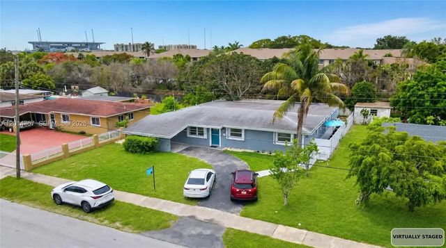 4 of 39 - 18901 Nw 28th Place, Miami Gardens, FL