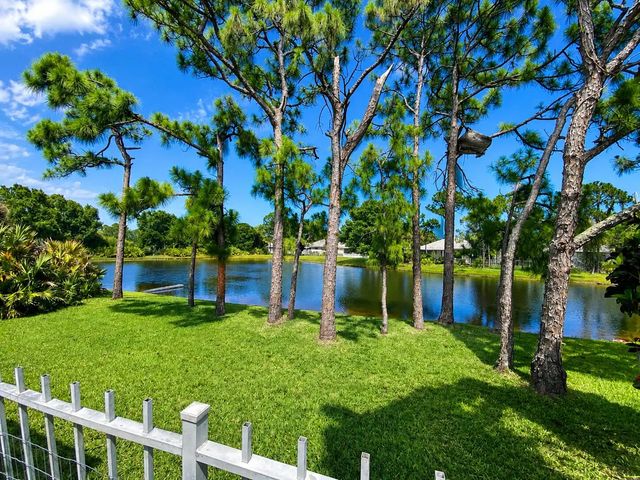 2 of 32 - 7529 Se Bay Cedar Circle, Hobe Sound, FL