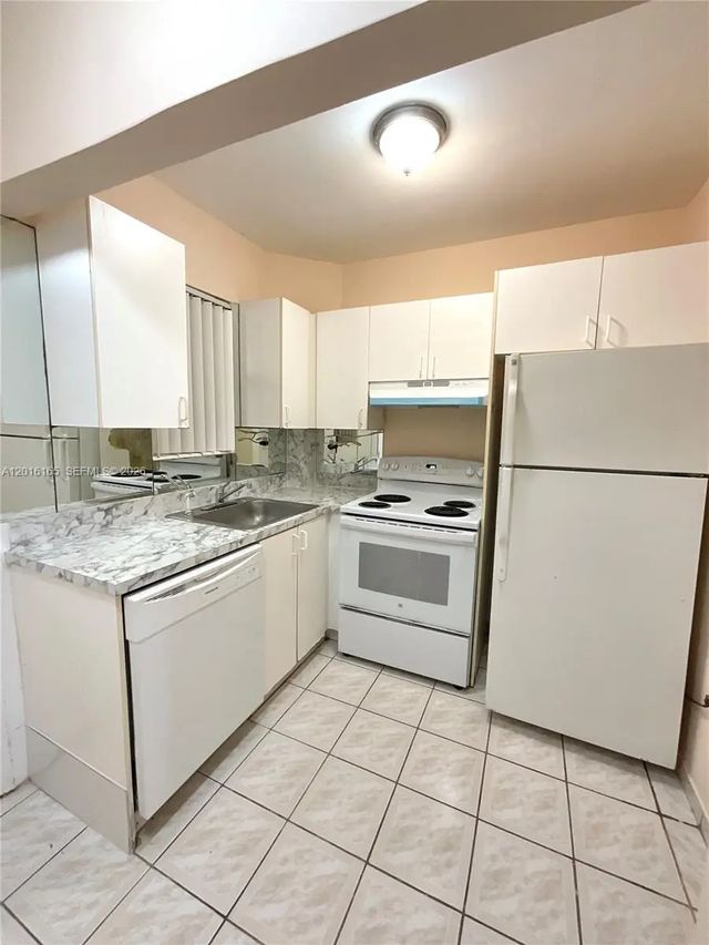 4 of 11 - 3522 Ne 166th Street #7, North Miami Beach, FL