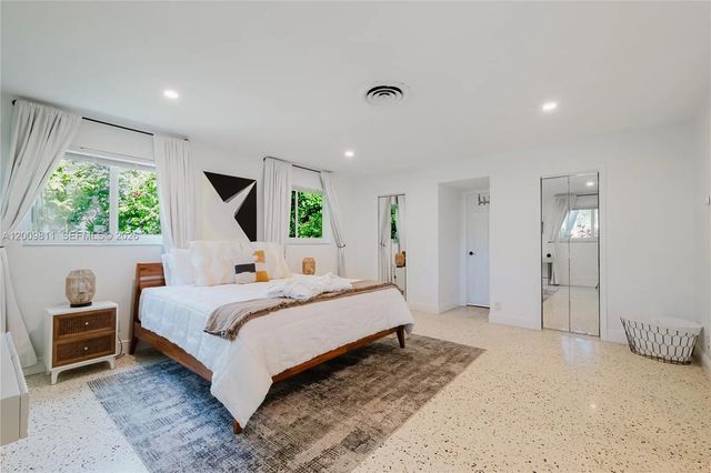 4 of 34 - 1106 N 13th Court, Hollywood, FL