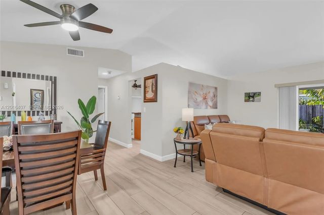 3 of 27 - 8266 Nw 192nd Terrace, Hialeah, FL