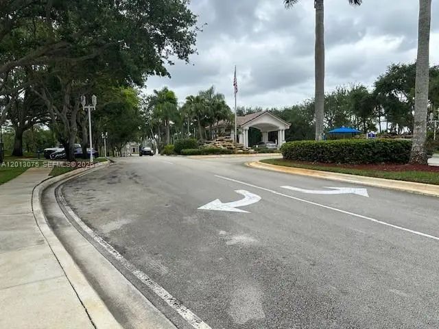 3 of 32 - 17110 Nw 10th Street, Pembroke Pines, FL