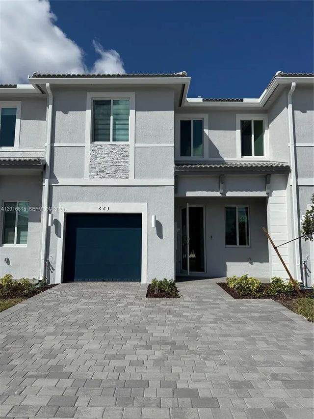 663 Se 13th St Circle, Homestead