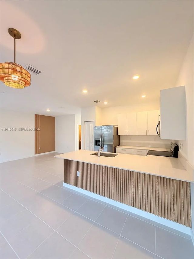 5 of 19 - 663 Se 13th St Circle, Homestead, FL