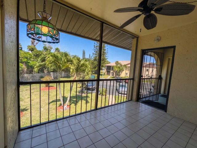 3 of 18 - 327 Pine Ridge Circle #b-2, Greenacres, FL