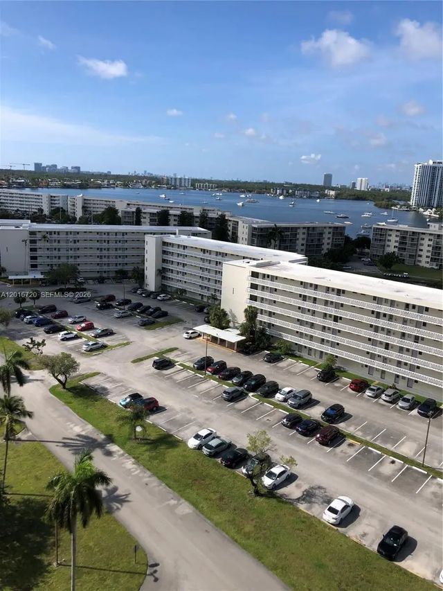 2 of 12 - 18011 Biscayne Boulevard #1405, Aventura, FL