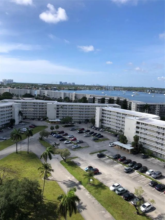 3 of 12 - 18011 Biscayne Boulevard #1405, Aventura, FL