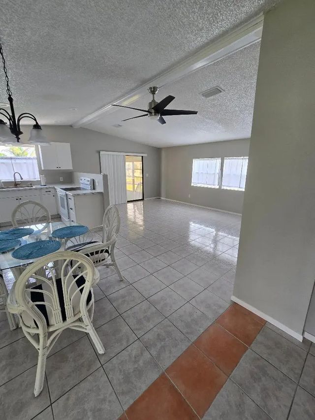5 of 12 - 5550 Hemingway Court #1, Fort Pierce, FL