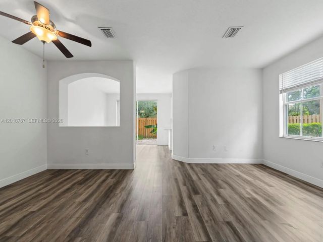 5 of 32 - 1426 Se 26th Avenue, Homestead, FL