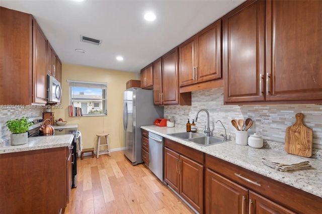 3 of 29 - 2638 E Gately Drive E #85, West Palm Beach, FL