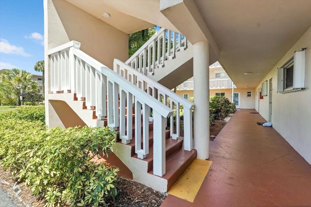 4 of 38 - 2856 S Garden Dr Drive S #212, Lake Worth, FL