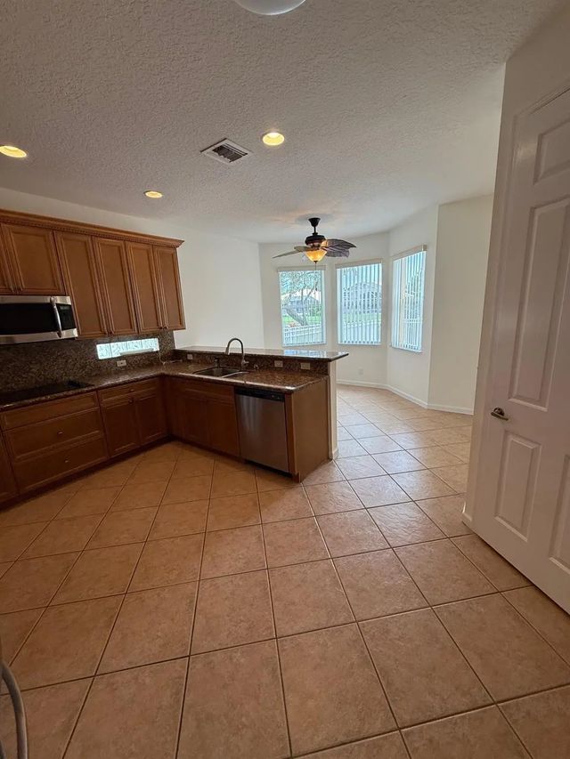 4 of 25 - 12039 Oakvista Drive, Boynton Beach, FL