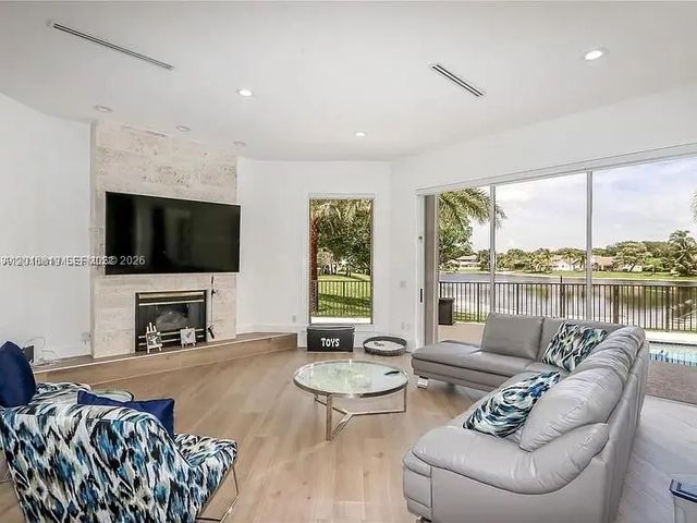 14332 Ardoch Place, Miami Lakes