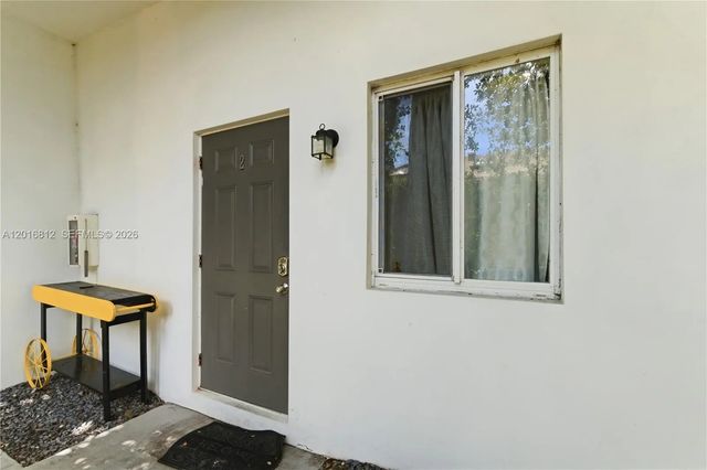 4 of 25 - 830 Se 14th Street, Fort Lauderdale, FL