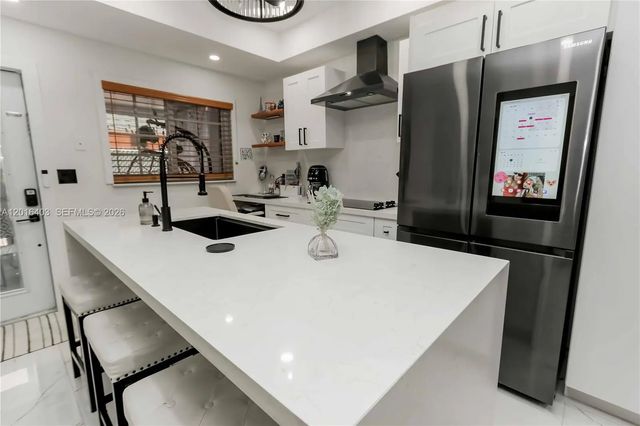 3 of 33 - 2200 Monroe Street #12, Hollywood, FL