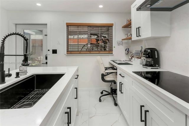 4 of 33 - 2200 Monroe Street #12, Hollywood, FL
