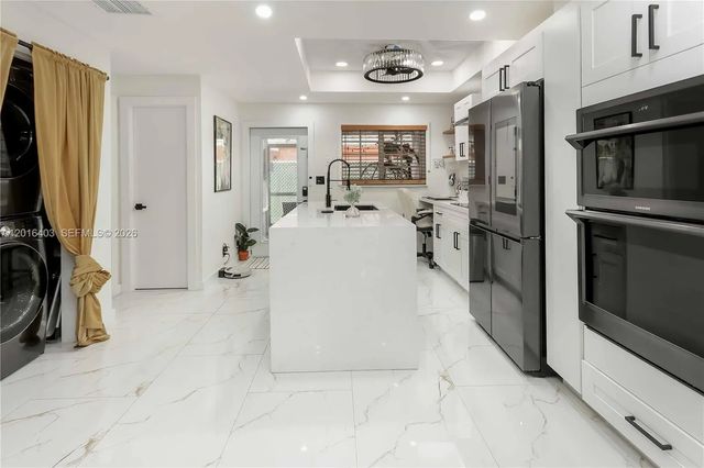 5 of 33 - 2200 Monroe Street #12, Hollywood, FL