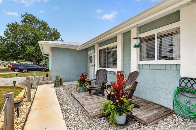 5 of 48 - 2026 7th Court Sw, Vero Beach, FL