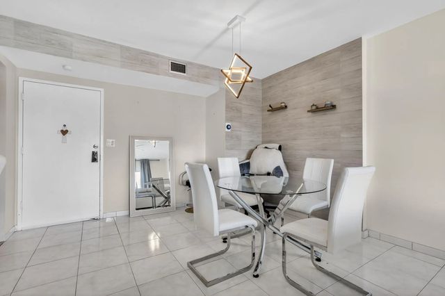 3 of 45 - 4330 Hillcrest Drive #302, Hollywood, FL