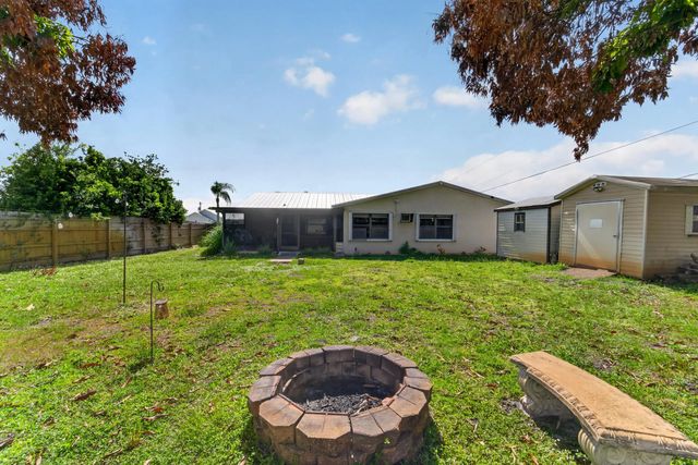 3 of 36 - 1911 Se Dock Street, Port St. Lucie, FL