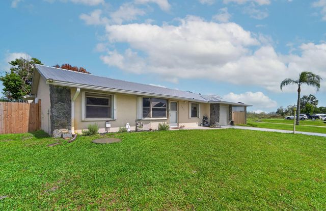 4 of 36 - 1911 Se Dock Street, Port St. Lucie, FL
