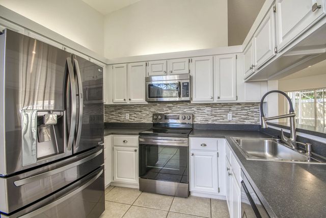 2 of 35 - 252 Moccasin Trail W, Jupiter, FL
