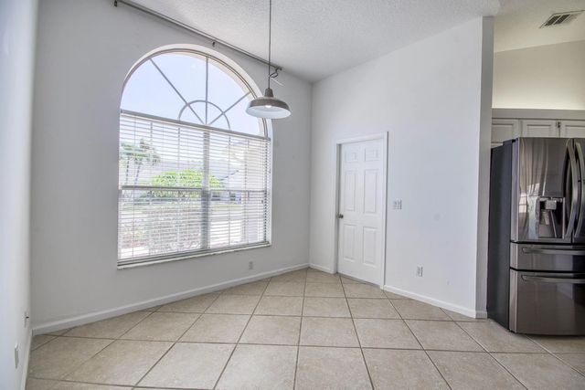 4 of 35 - 252 Moccasin Trail W, Jupiter, FL