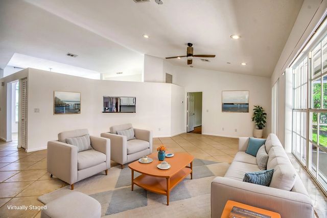 5 of 35 - 252 Moccasin Trail W, Jupiter, FL