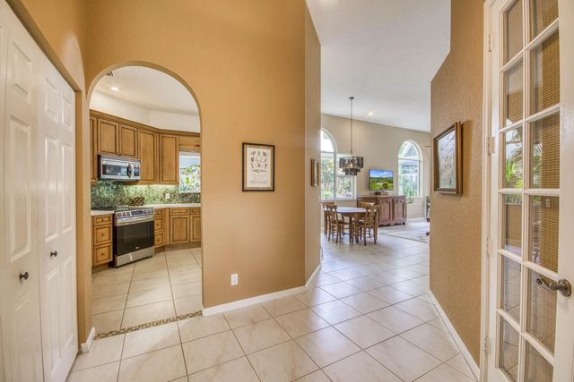 5 of 40 - 264 Canterbury Drive W, Palm Beach Gardens, FL
