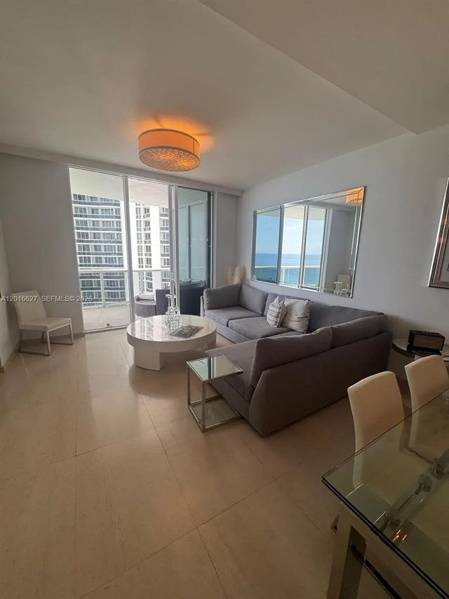 4 of 26 - 16001 Collins Avenue #1002, Sunny Isles Beach, FL