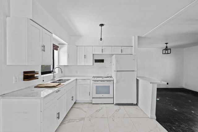 2 of 24 - 515 Nw 88th Street, El Portal, FL