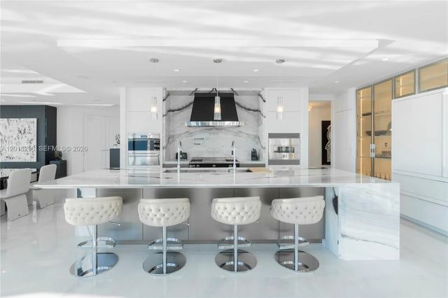 4 of 60 - 17975 Collins Avenue #n-1402, Sunny Isles Beach, FL