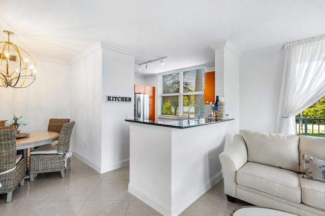 5 of 23 - 700 E Boynton Beach Boulevard #202, Boynton Beach, FL