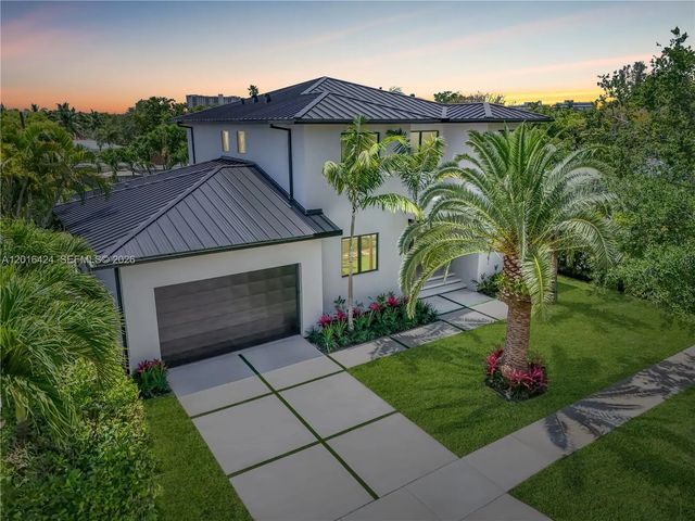 2 of 44 - 1940 Alamanda Drive, North Miami, FL