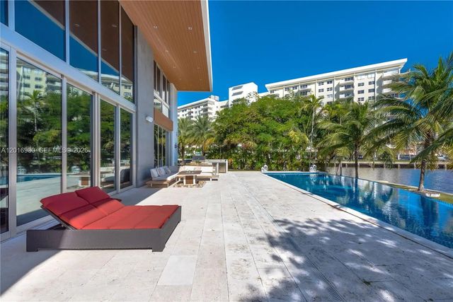 5 of 53 - 400 Tamarind Drive, Hallandale Beach, FL